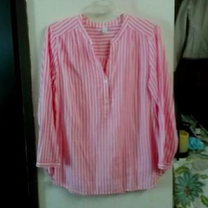 Woman's tunic style shirt by Old Navy